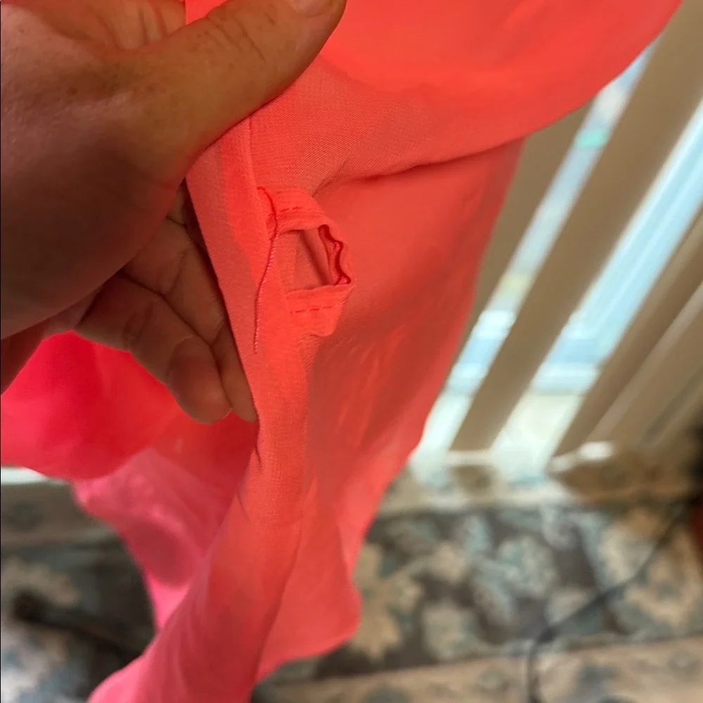 Vibrant Coral Button-Front Blouse size M
#135/3tt - Picture 8 of 11